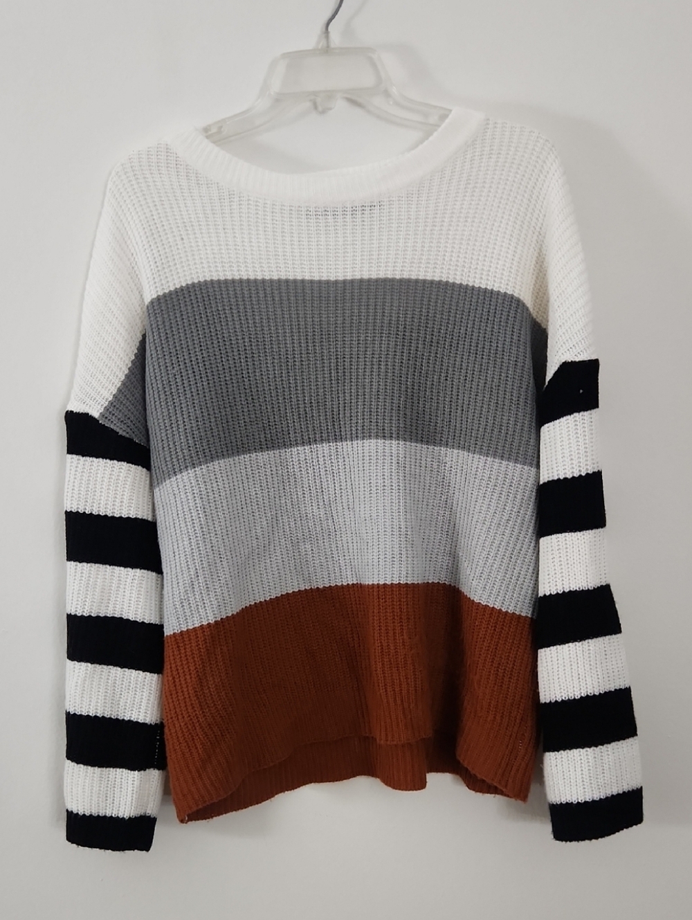 Striped Colorblock Women’s Sweater – White, Gray & Brown